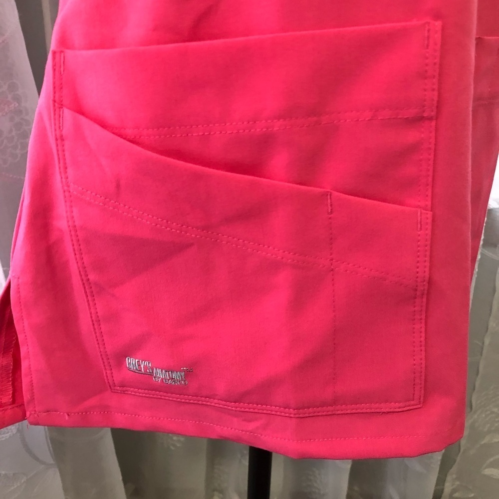 Gray’s anatomy nurse scrub Pink/gray top Small - Picture 2 of 11